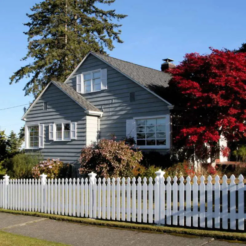 fencing cross lease house